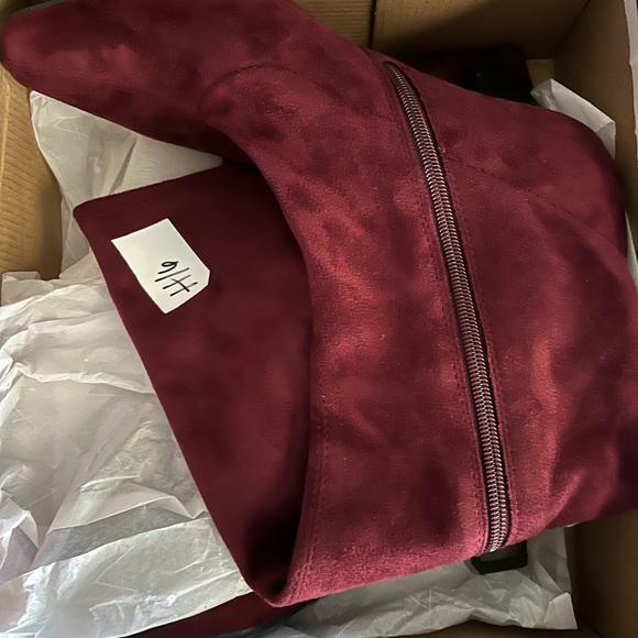 NWOT Wine color women’s boots by Aerosole. Size 10 1/2 Wide. Suede - Picture 4 of 4